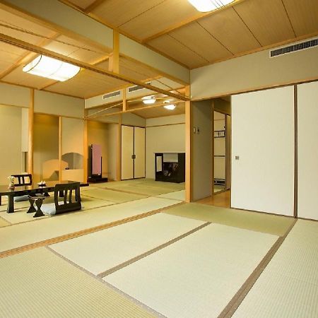 Отель Kinugawa Onsen Sanraku Никко Экстерьер фото