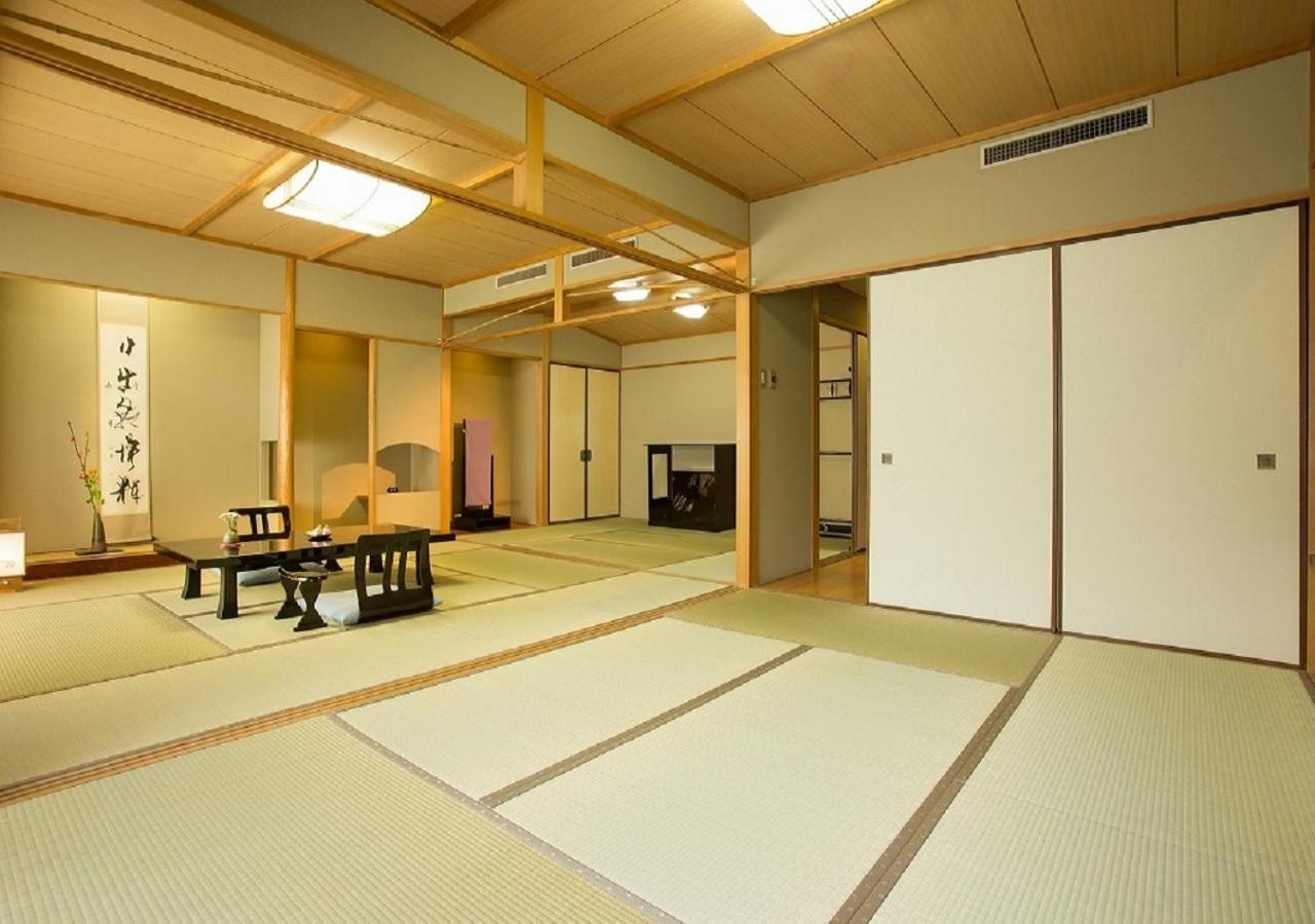 Отель Kinugawa Onsen Sanraku Никко Экстерьер фото