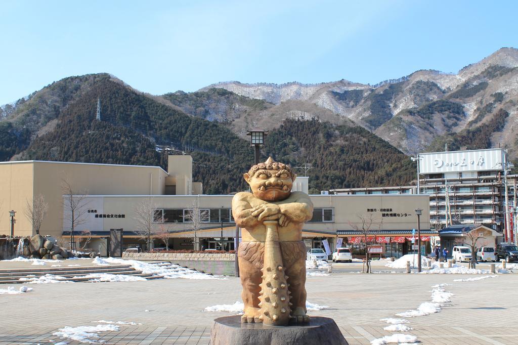 Отель Kinugawa Onsen Sanraku Никко Экстерьер фото
