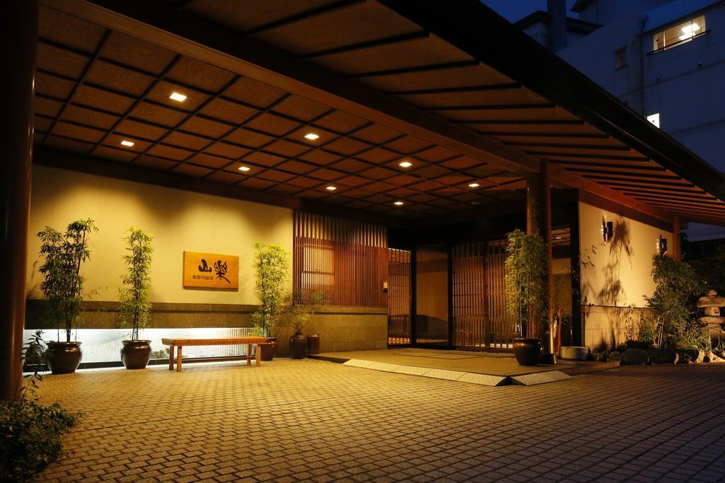 Отель Kinugawa Onsen Sanraku Никко Экстерьер фото