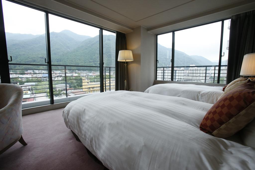 Отель Kinugawa Onsen Sanraku Никко Экстерьер фото