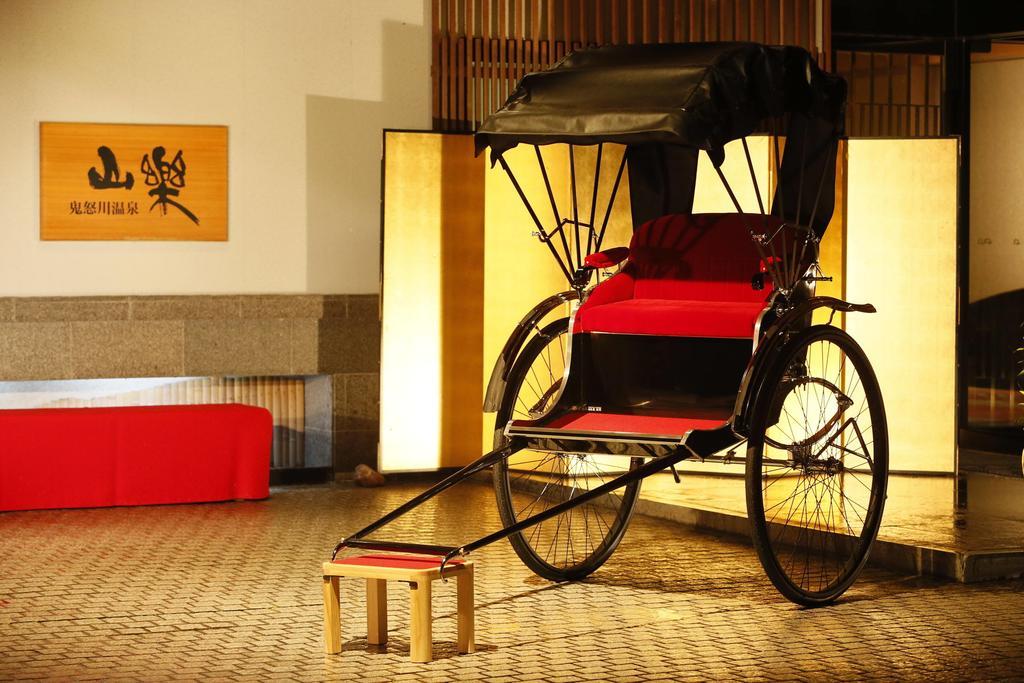 Отель Kinugawa Onsen Sanraku Никко Экстерьер фото