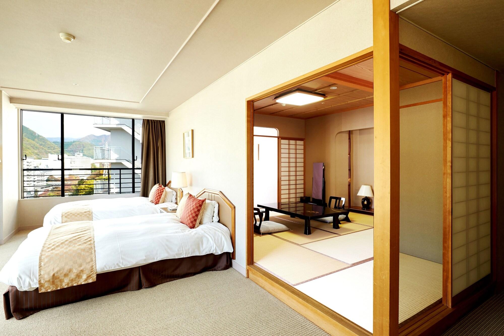 Отель Kinugawa Onsen Sanraku Никко Экстерьер фото