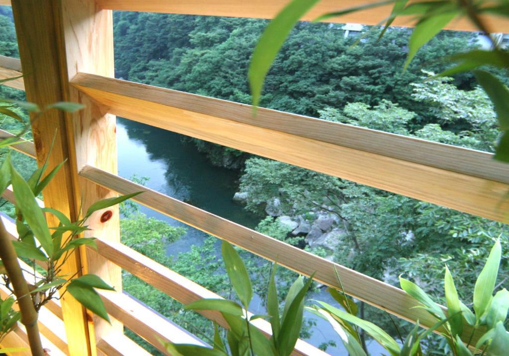 Отель Kinugawa Onsen Sanraku Никко Экстерьер фото