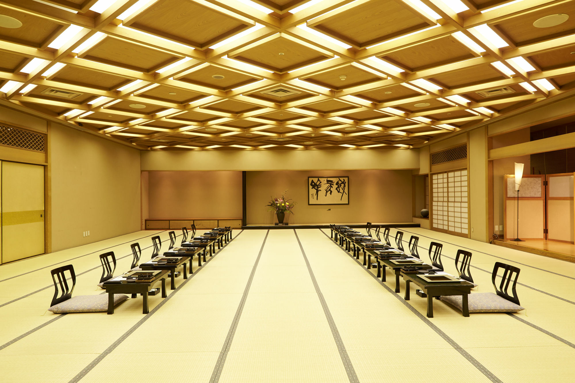 Отель Kinugawa Onsen Sanraku Никко Экстерьер фото